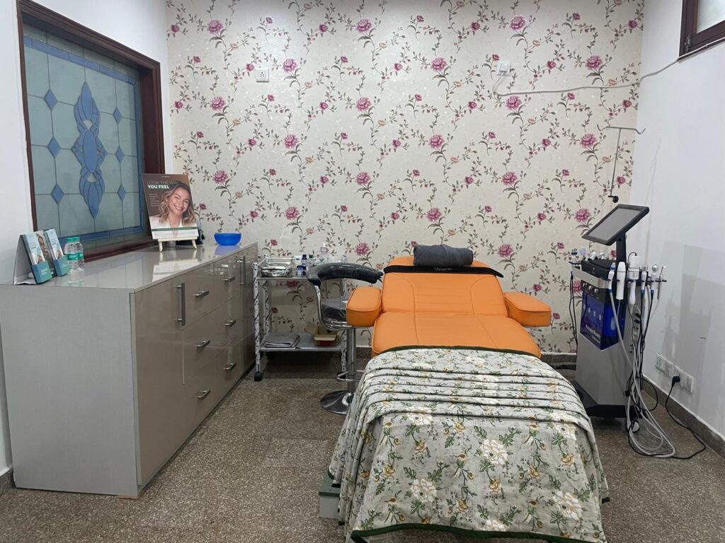 Best dermatologist vasant vihar skinesis clinique